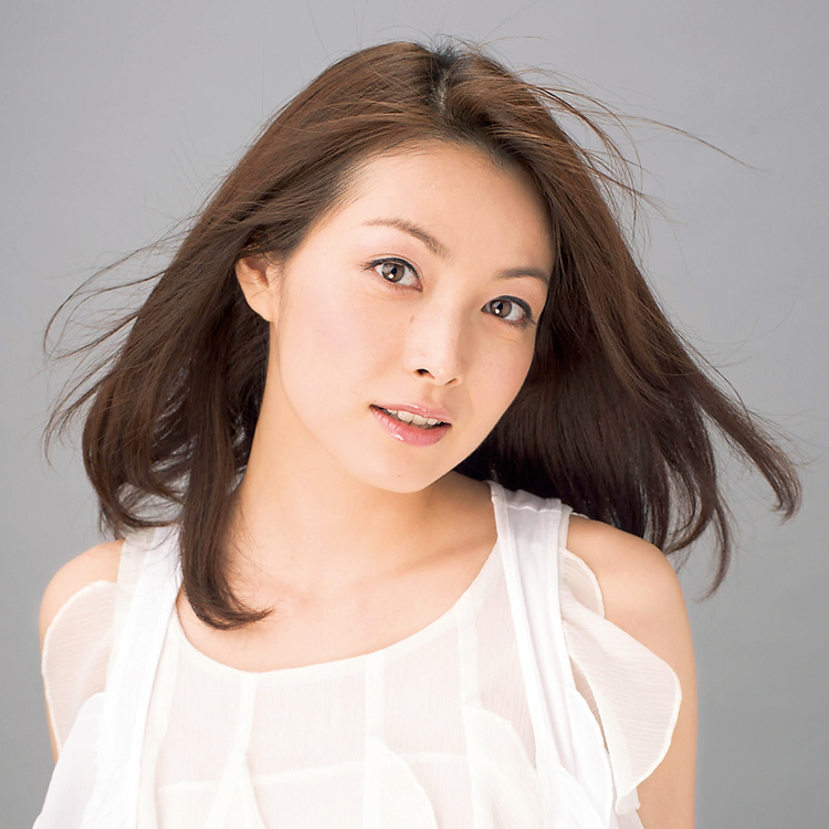 女優の佐藤めぐみと交際