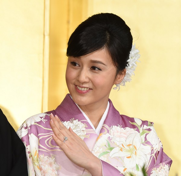 結婚会見時の藤原紀香さん