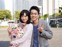 結婚を発表