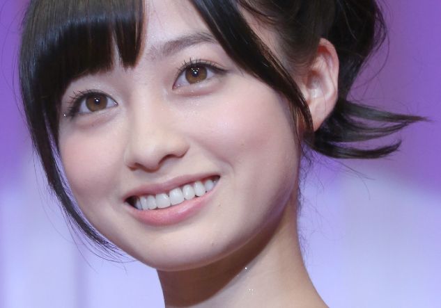 橋本環奈さんの目の画像