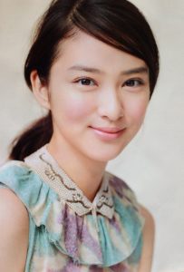 武井咲のヘアアレンジ②シンプルなまとめ髪