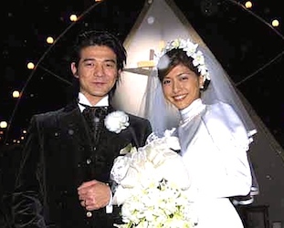 2002年12月に結婚と挙式