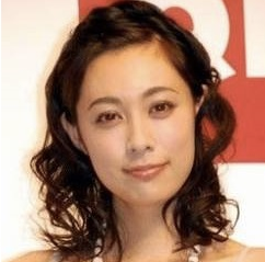 吹石一恵のメイク方法②優しいアーチ眉