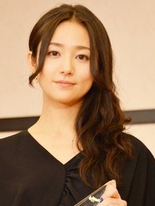 木村文乃の髪型②華やかなウェーブヘア