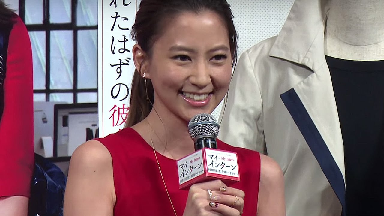 河北麻友子、英語の発音がネイティブすぎる！赤のミニワンピで登場！映画「マイ・インターン」プレミアムトークイベント1　#Mayuko Kawakita　#event - YouTube