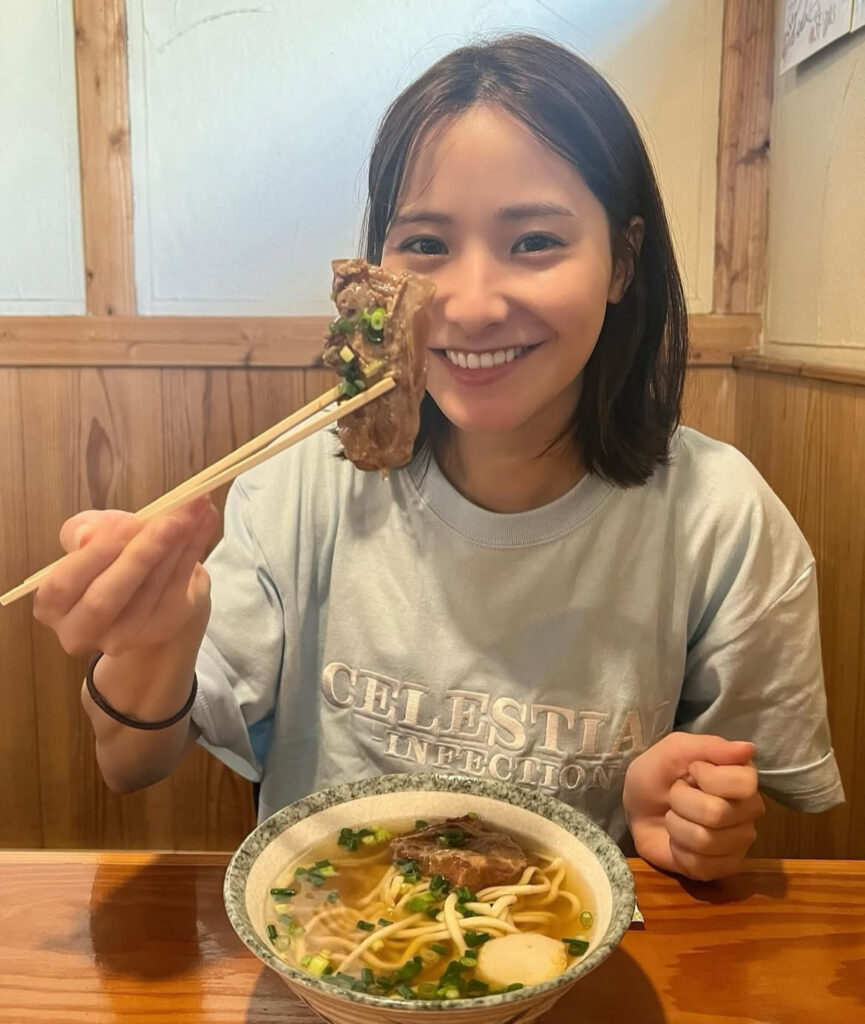 比嘉梨乃は女優やタレントとして活動