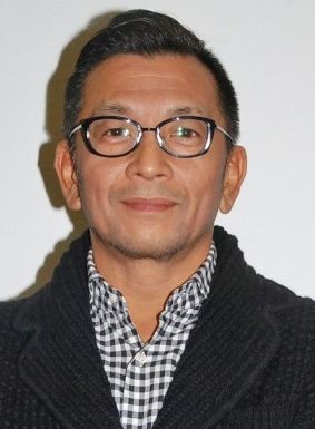 父親は俳優の中野英雄さん