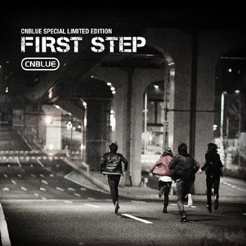 大ヒットした1stフルアルバム「FIRST STEP」