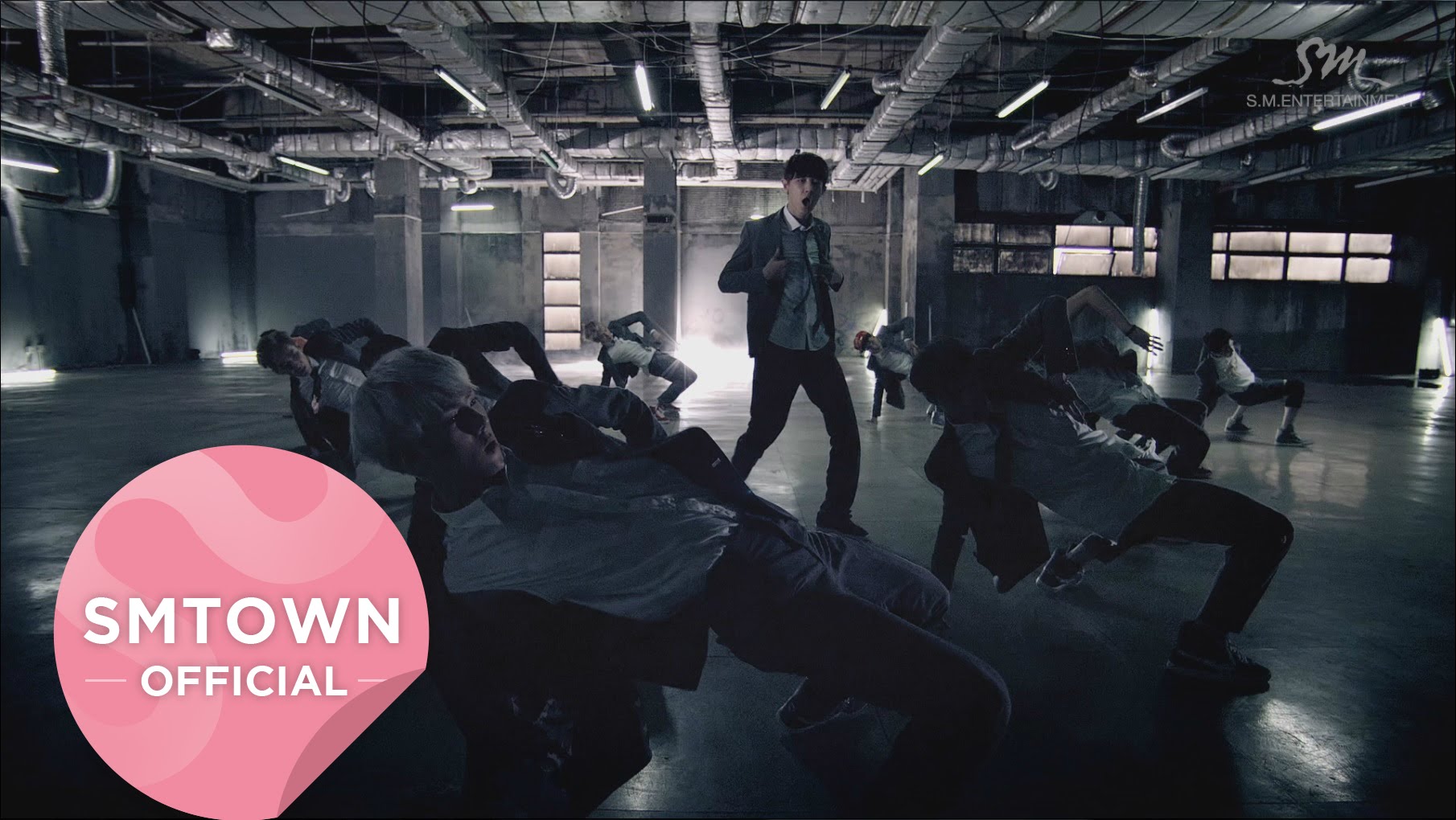 EXO 엑소 '으르렁 (Growl)' MV (Korean ver.) - YouTube