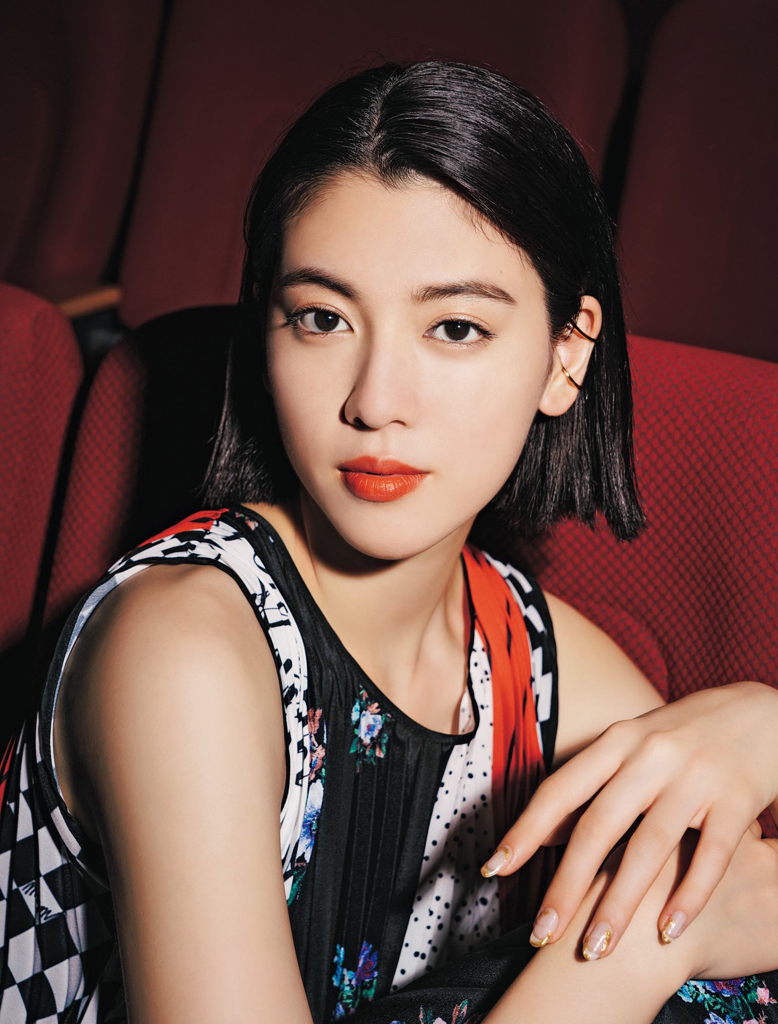三吉彩花(みよしあやか)