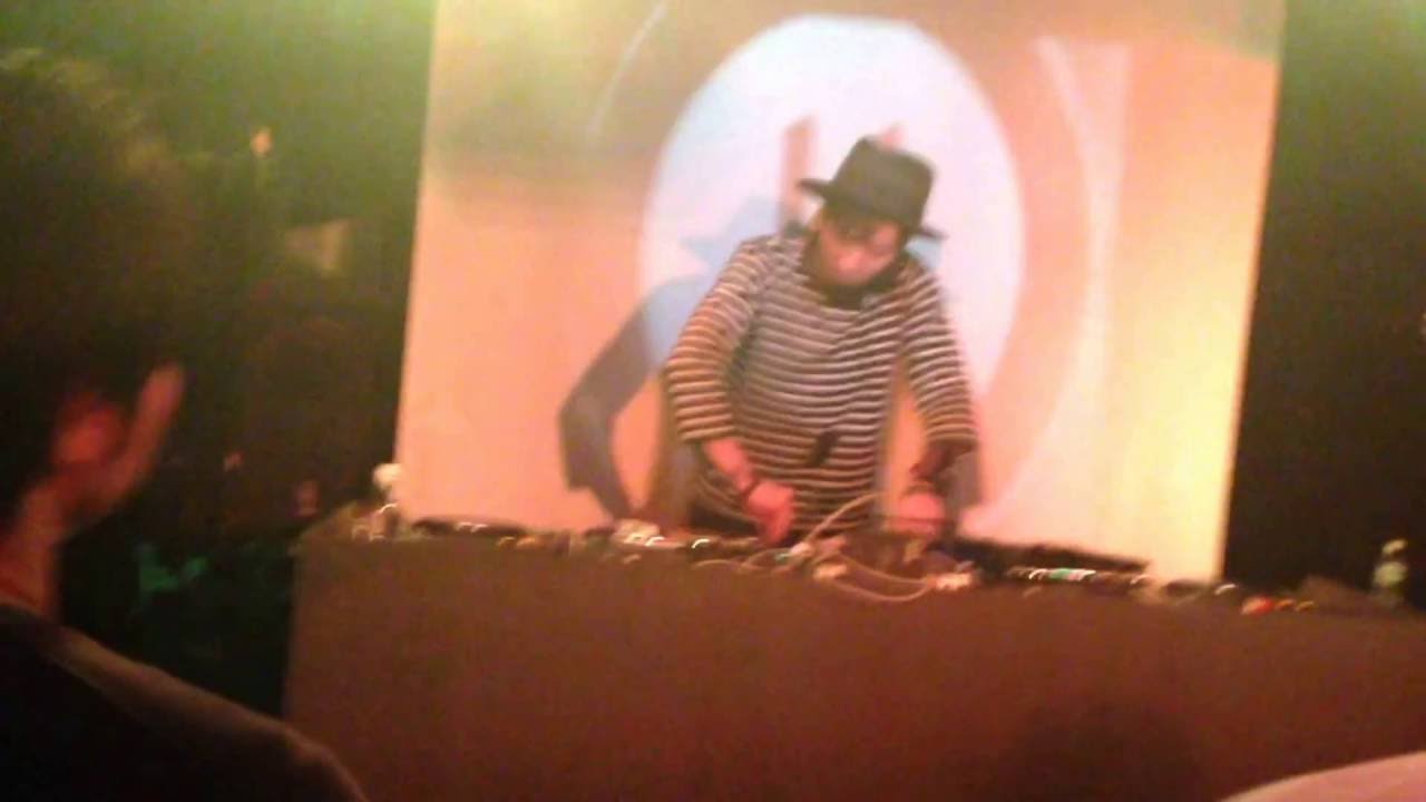 DJ　iiSEi iSHiDA at SENCE(浜松） - YouTube