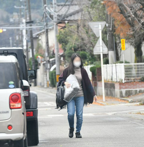 嫁は約10年交際の年上女性？