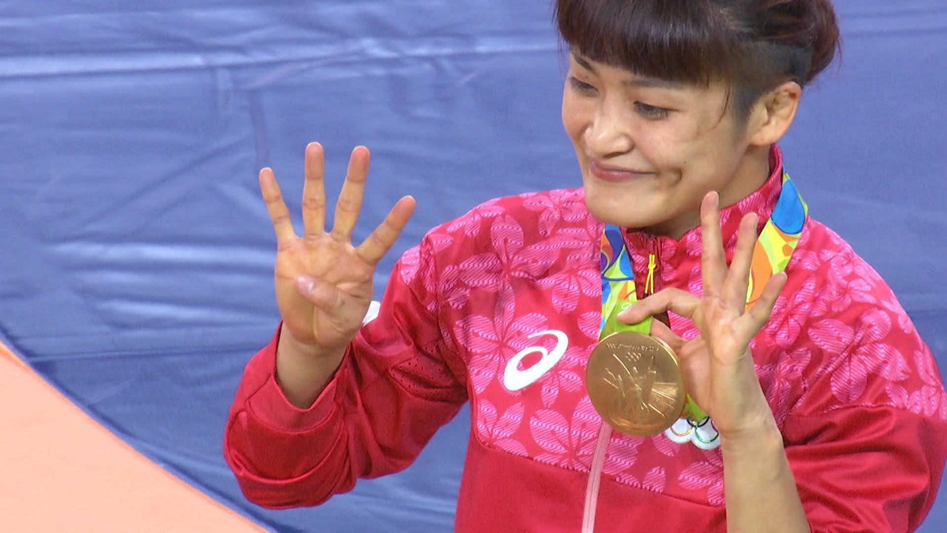 【NHKリオ】苦難の末の史上初4連覇　伊調馨　レスリング女子58キロ級 - YouTube