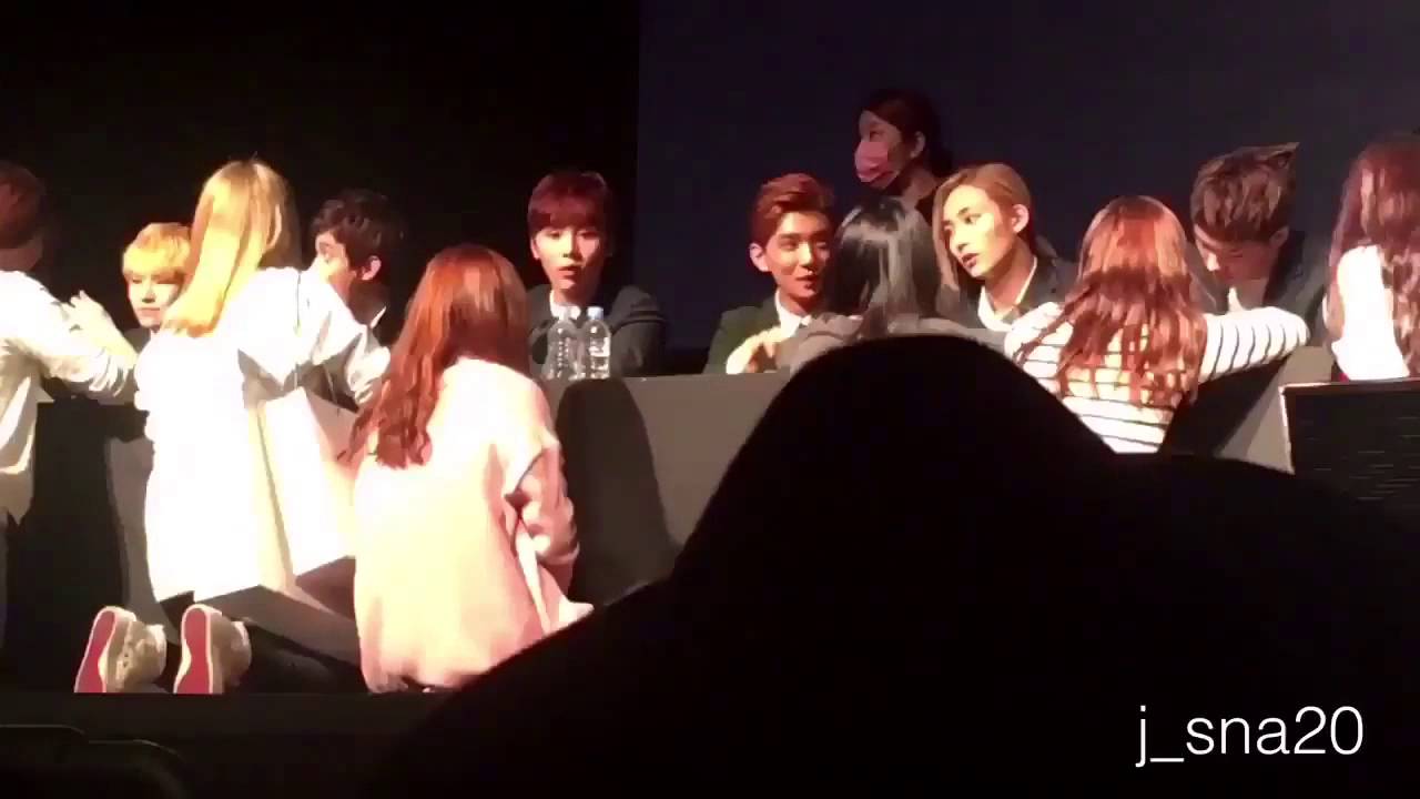 [Fancam] SEVENTEEN 세븐틴 Fansign JOSHUA 조슈아  / SEUNGKWAN 승관 - YouTube