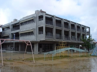 那覇市立松川小学校に入学